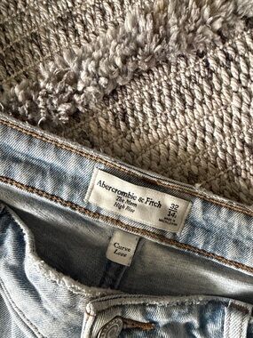 Abercrombie & Fitch The Mom High-Rise Women's Jeans 32/14s Curve Love